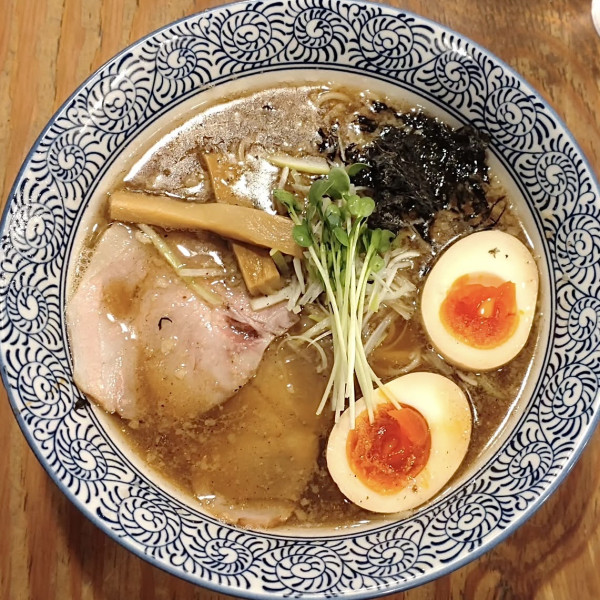 「魚介醤油ラーメン」@麺は鎹 京橋店の写真