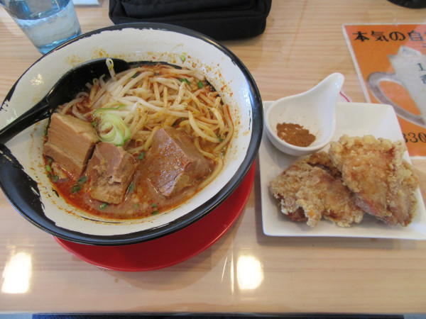 「カラシビ味噌ラーメン肉増し（１３１０円）＋唐揚げ３９０円」@麺Laboタイガー＆ドラゴン 土浦店の写真