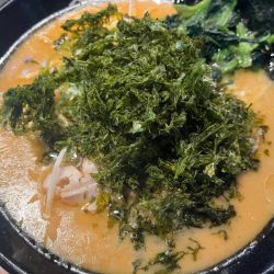 ラーメン(しょうゆ)中940円＋ばらのり150円