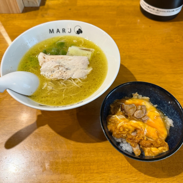 「塩鶏そば ミニ親子丼」@炭火焼MARUの写真