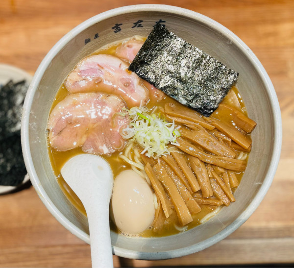 「大盛りらーめん味玉×フルセット」@麺屋吉左右の写真