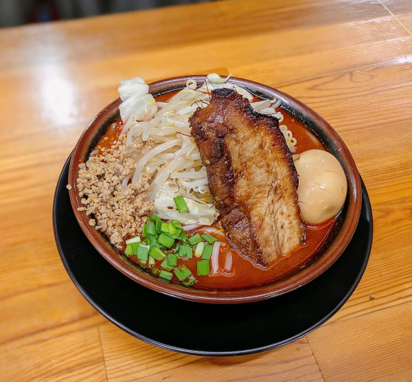 「しびれ辛みそ誤爆」@ラーメン・つけ麺 爆王の写真
