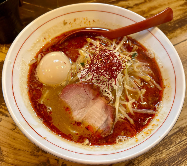 「辛みそ（めん小）＋味玉＋赤星」@東京味噌らーめん 鶉の写真