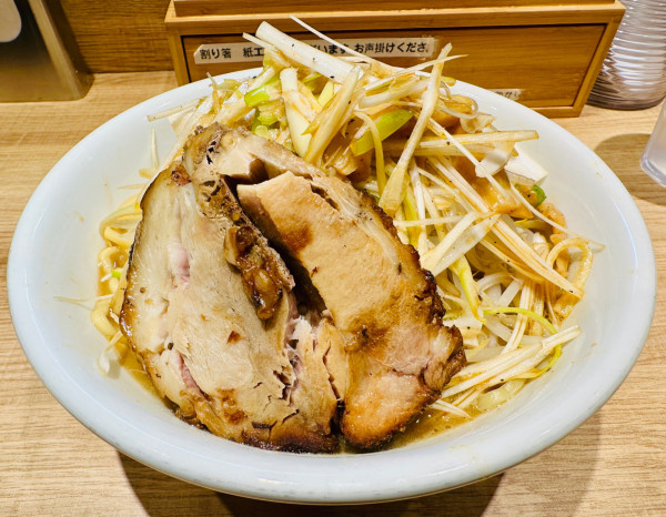 「【限定】ネギ味噌ラーメン【1250円】」@焼あご煮干しらぁめん 碧猫の写真