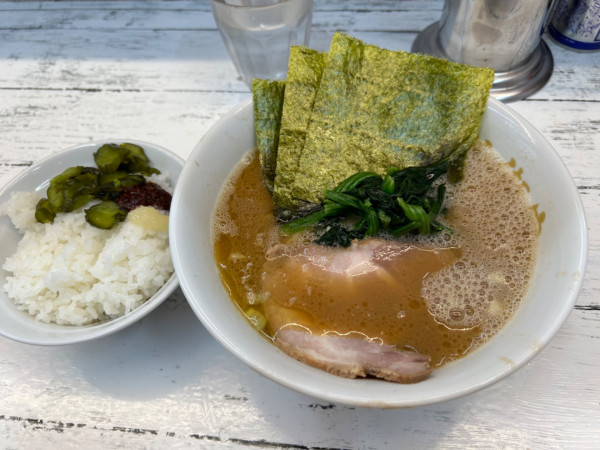 「らーめん並　ライス」@二代目 谷瀬家の写真