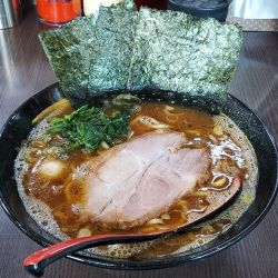 豚骨醤油ラーメン