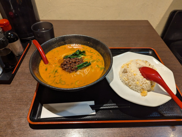 「担々麺＋半チャーハン」@龍驤の写真