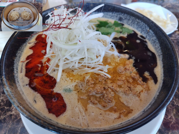 「赤陽太麺（あかひなためん）　＋蒸し小籠包：クーポン」@ぱおず屋 陽太の写真