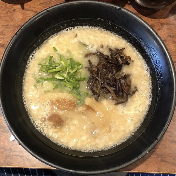 「超濃厚博多」@麺屋 青空 千日前通り店の写真