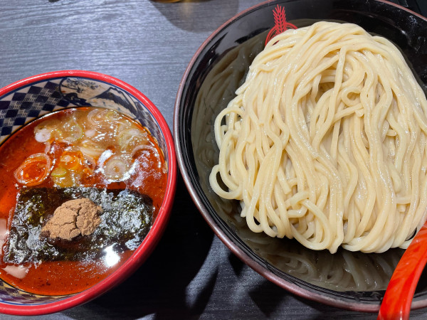 「辛つけ麺」@つけ麺専門店 三田製麺所 新宿東口店の写真