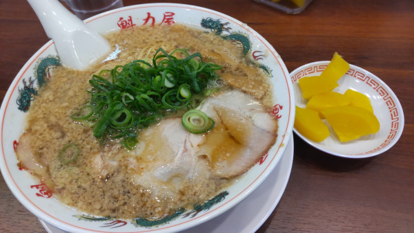 「特製醤油ラーメン803円背油多め（-110円）」@ラーメン魁力屋 野田店の写真