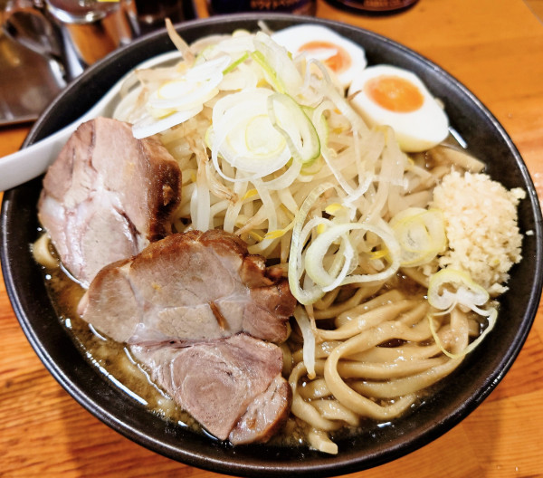 「特製ラーメン 大盛り無料・ニンニク」@綾瀬 大勝軒の写真