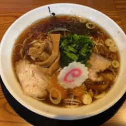 生姜醤油ラーメン　850円　麺硬