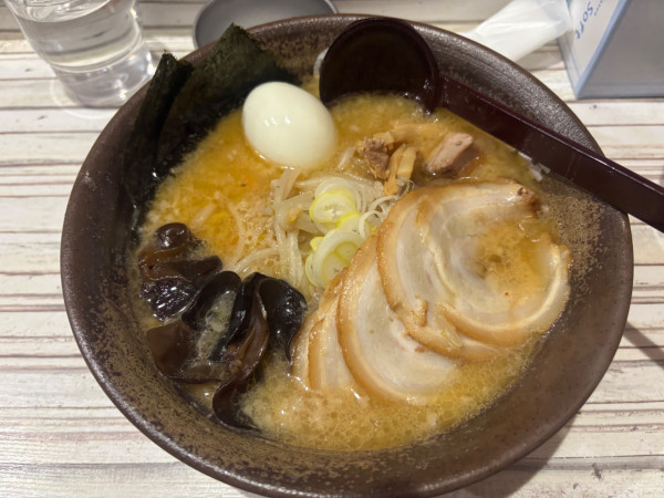 「味噌チャーシュー麺」@白樺山荘 札幌ラーメン横丁店の写真