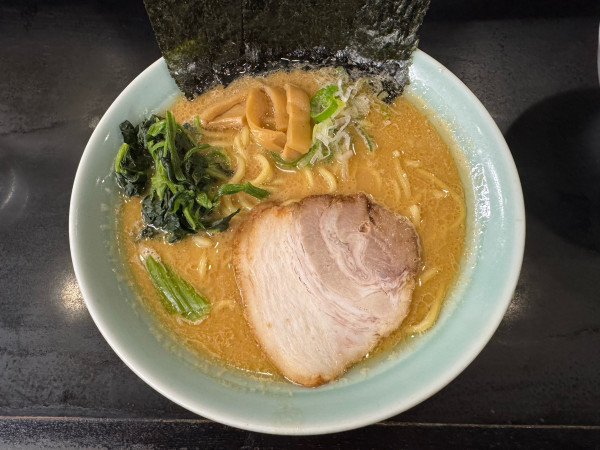 「醤油ラーメン」@横浜家系ラーメン 十十路の写真