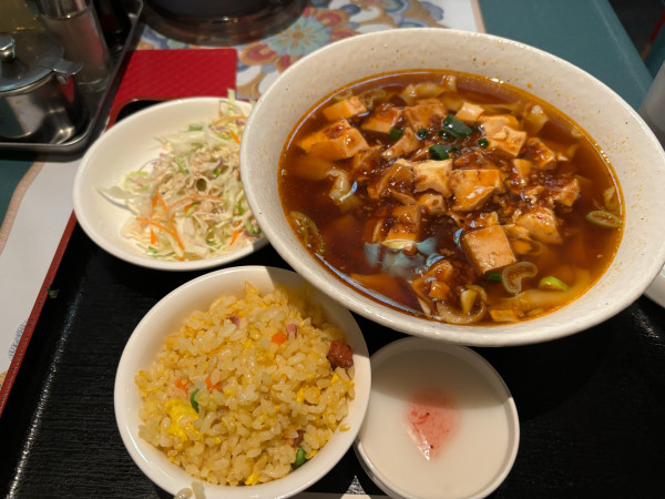 「麻婆刀削麺＋半炒飯」@健康中華 青蓮  浜松町店の写真