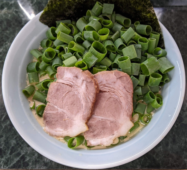 「青ネギラーメン（並） 950円」@横浜寺田家ラーメン 北柏店の写真