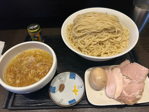 「特製肉鶏ミックスつけ麺1250円」@龍のひげの写真
