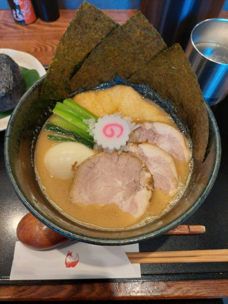 「濃厚特製中華蕎麦＋黒稲荷寿司」@中華蕎麦 きつねの写真