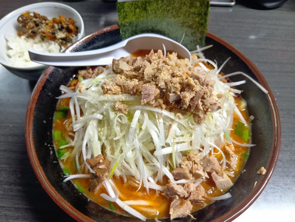 「ピリ辛特製味噌ラーメン　小ライス」@横浜家系ラーメン 壱蔵家の写真
