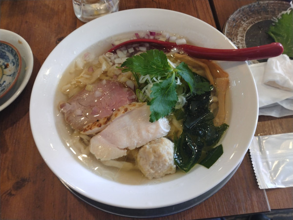 「鯛と鮃の塩そば(おつまみおまかせ飲み放題コース)」@立ち呑み居酒屋 金町製麺の写真