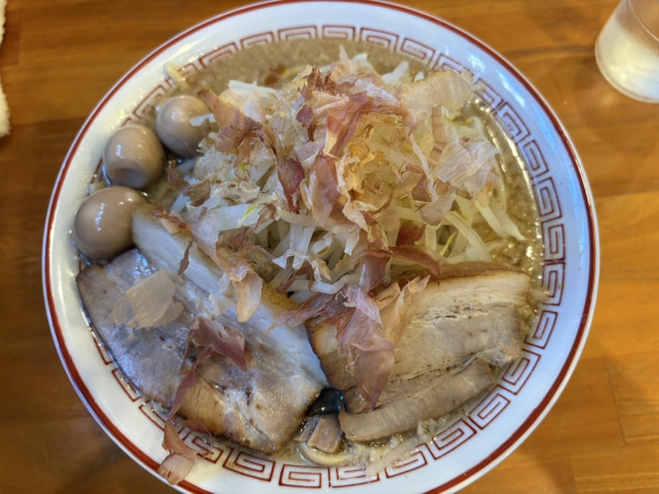 「マンモスラーメンうずら」@泪橋 溝の口店の写真