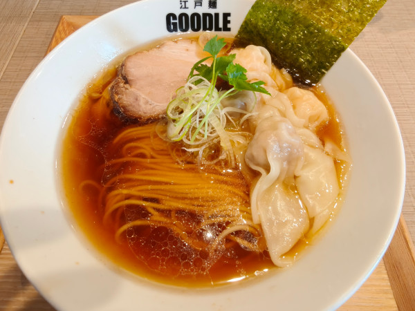 「醤油ワンタン麺」@江戸麺 GOODLEの写真