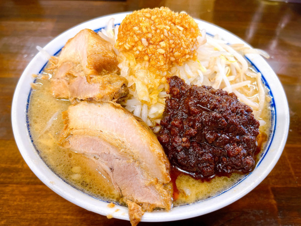 「豚太麺（950円）、辛みそ（200円）、豚厚切り（200円）」@豚男爵の写真