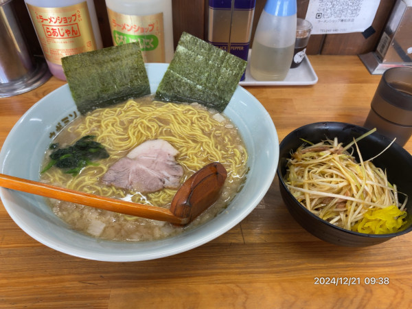 「モーニングラーメン ￥500 大盛 ￥200 ネギ丼￥350」@ラーメンショップ 椿 松伏店の写真