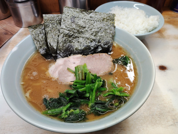 「ラーメン 並 750円」@横浜ラーメン 武蔵家 志木店の写真