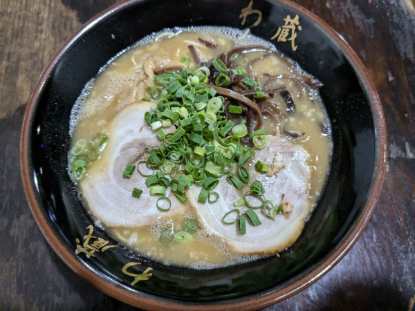 「わくらーめん890円替玉100円」@博多とんこつラーメン わ蔵 板橋本店の写真