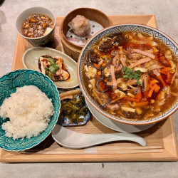 旨辛酸辣湯麺セット（1800円）