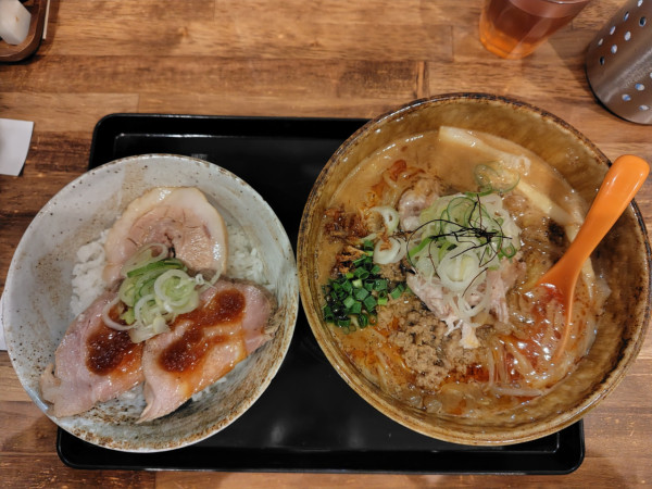 「濃厚担担麺（冬季限定）980円＋煮豚丼400円」@昴の写真