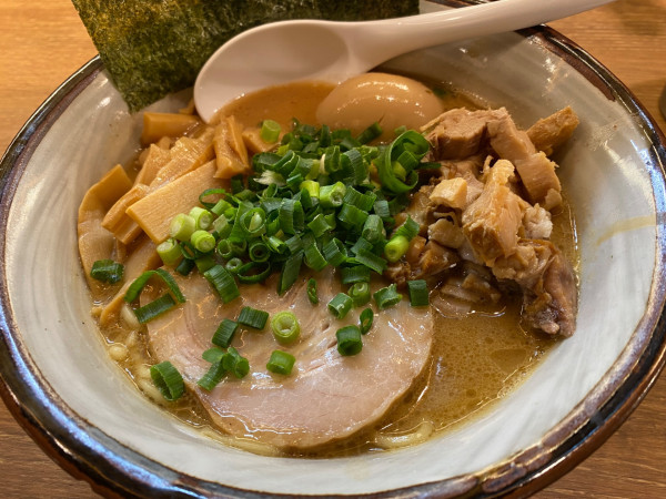 「得製らーめん」@風雲児 吉祥寺店の写真