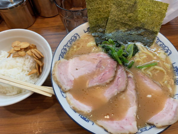 「チャーシューラーメン」@横浜豚骨醤油ラーメン YOLOの写真