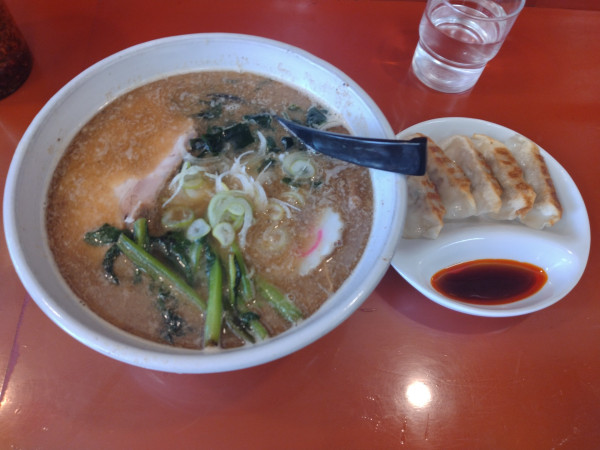 「恋口ラーメン(醤油)¥930+無料餃子」@佐野ラーメン ひろの写真