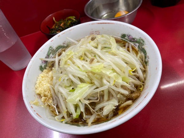 「麺半分豚一枚」@ラーメン二郎 越谷店の写真