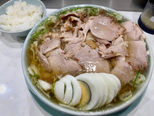 「チャーシュー麺  TP卵スライス」@渋谷かっちゃんラーメンの写真