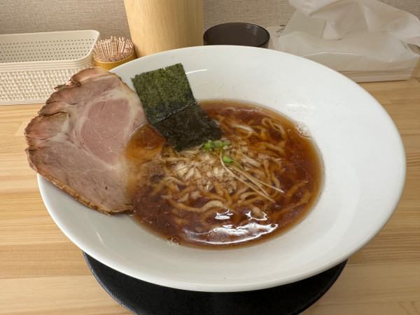 「煮干しそば(並盛・135)800円＋和え玉200円→0円」@自家製麺 鶏そば 4x4の写真