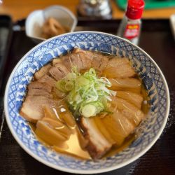めしや特製チャーシュー麺
