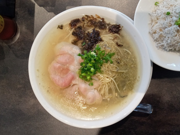 「牡蠣塩ラーメン＋しらす丼」@むかん横浜の写真