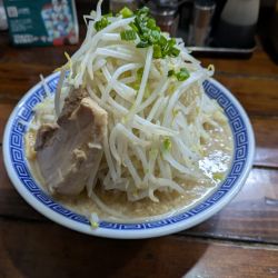 無限大ラーメン　中盛　野菜、アブラマシ　味濃いめ