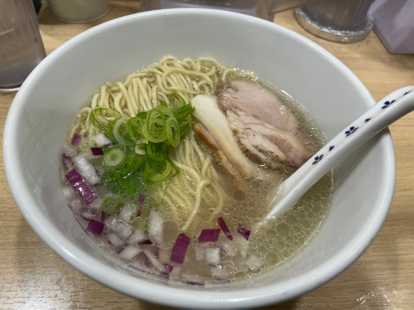 「中華そば　塩（880円）」@貝麺みかわの写真