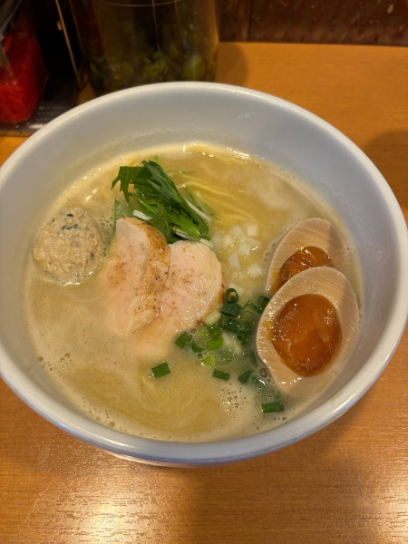 「味玉鶏白湯ラーメン」@ラーメン志の写真