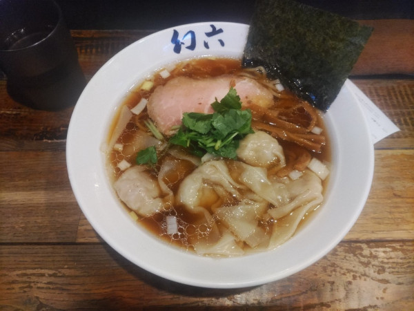 「ワンタン醤油そば」@中華そば 幻六の写真