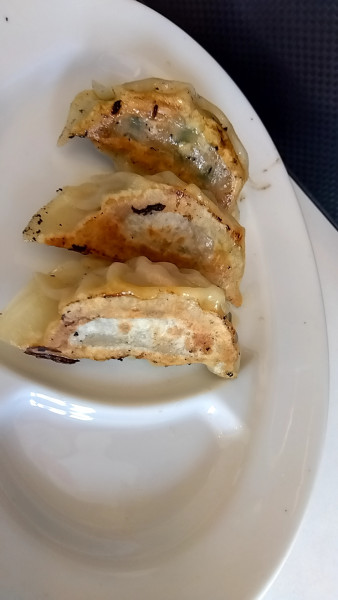 「餃子　３個（３００円）」@中華そば専門店 一六食堂の写真