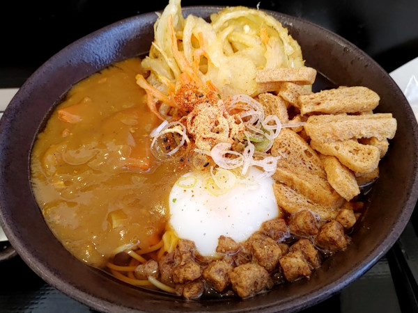 「朝そば（温・温泉玉子：450円）、カレールー（無料）」@ゆで太郎 北本深井店の写真