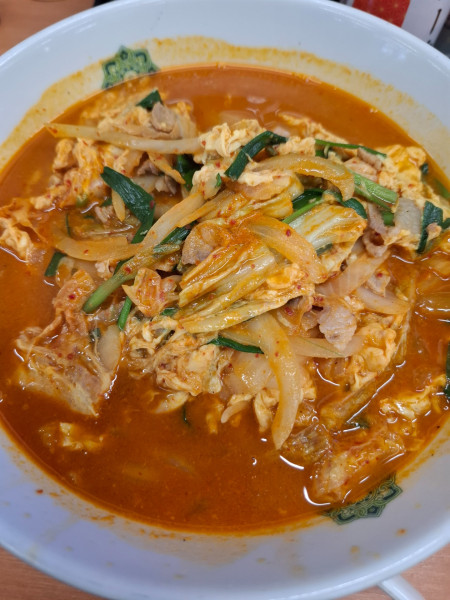 「チゲ味噌ラーメン７５０円」@日高屋 信濃町駅前店の写真