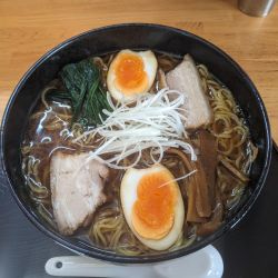 味玉らーめん（醤油）大盛り　900円