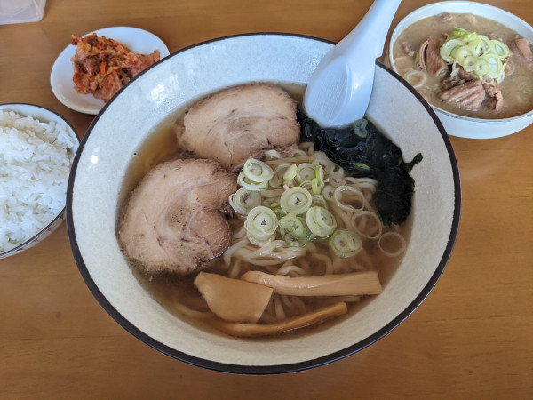 「ラーメン＋もつ煮セット　1000円」@らあめん 一心の写真